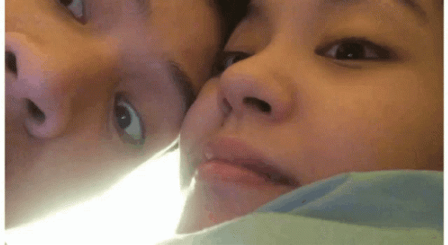 Besos De Novios GIFs