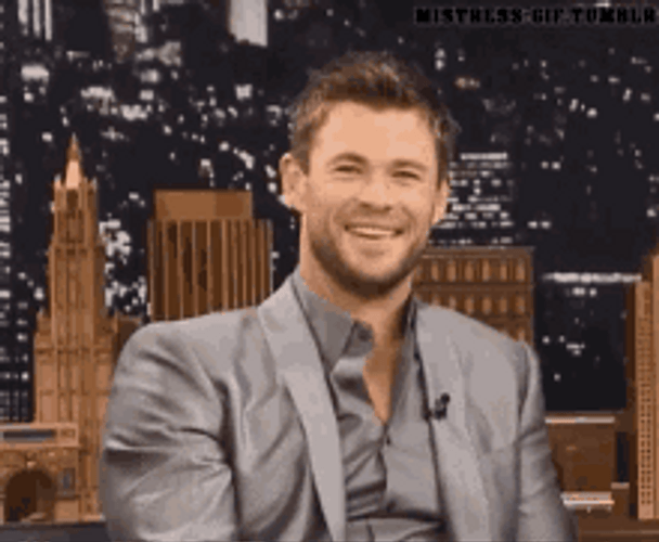Chris Hemsworth GIFs
