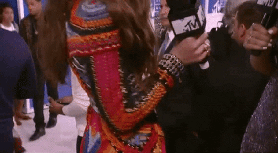 Hailee Steinfeld GIFs
