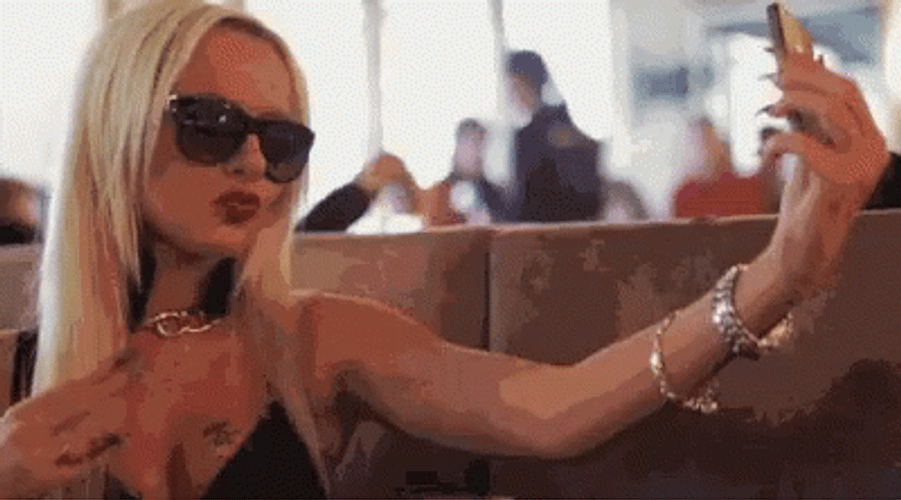 Selfie GIFs