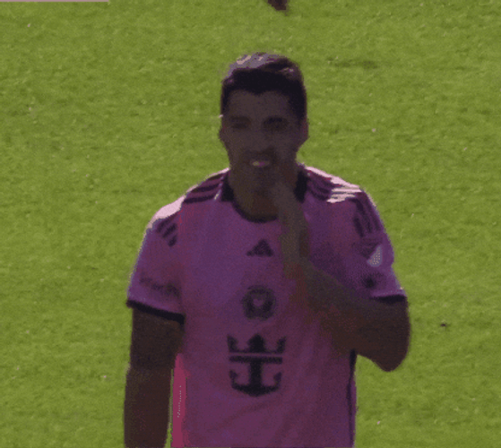 Suarez GIFs