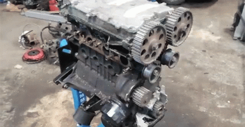 2.4 L Chrysler Engine Surround Shot GIF