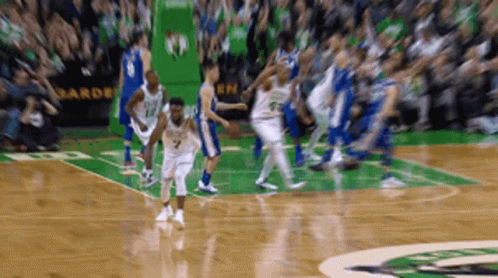 A Blurred Image Of A Basketball Game With The Word Barde On The Bottom GIF