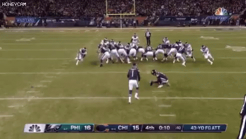 a football game between the eagles and the ravens