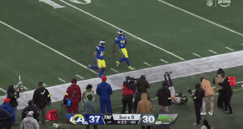 a football game between the rams and seahawks is being broadcast on prime