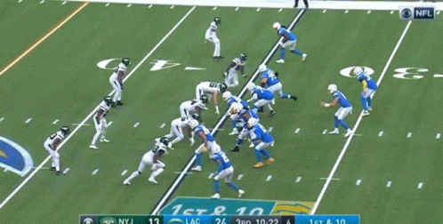 A Football Game Is Being Played Between The Ny Jets And The Lacs GIF