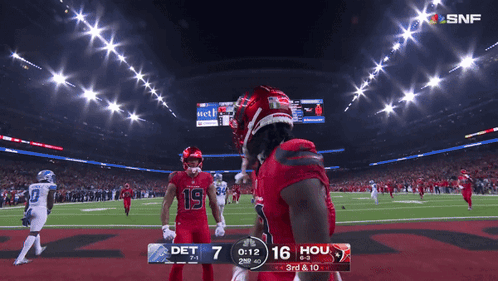 A Football Game Is Being Shown On Snf And The Score Is 16 To 7 GIF