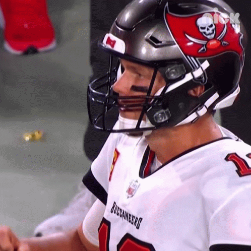 A Football Player Wearing A Buccaneers Jersey GIF