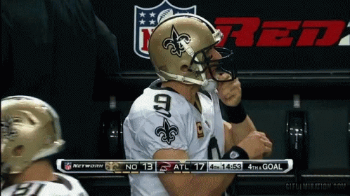A Football Player Wearing A Number 9 Jersey GIF