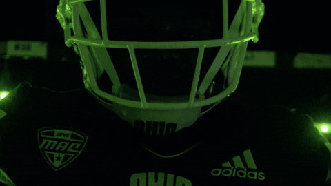 a football player with ohio on his jersey