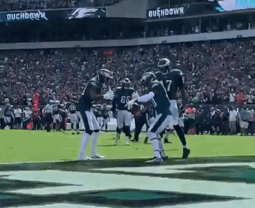 A Football Player With The Number 17 On His Back GIF