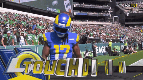 A Football Player With The Number 17 On His Uniform GIF