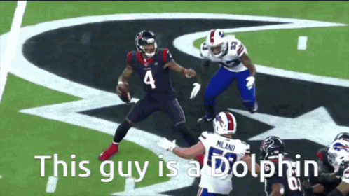 A Football Player With The Number 4 On His Shirt GIF