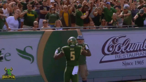 A Football Player With The Number 5 On His Back GIF