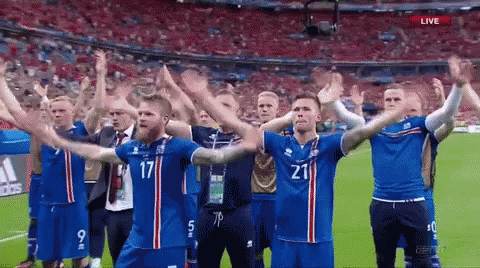 A Group Of Soccer Players Wearing Jerseys With The Number 17 And 21 On Them GIF