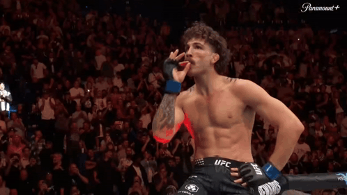 A Man In A Boxing Ring With The Word Paramount On The Bottom GIF