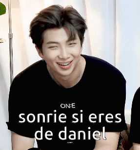 A Man Wearing A Black Shirt That Says Sonrie Si Eres De Daniel Smiles GIF