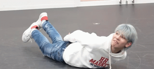 A Man Wearing A White Hoodie That Says Hr Market On It GIF