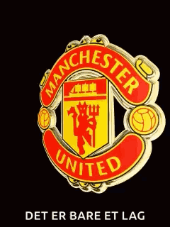 A Manchester United Logo With The Words Det Er Bare Et Lag Below It GIF