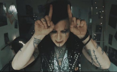 A Person With A Tattoo On Their Arm That Says ' Don 'T Worry ' GIF