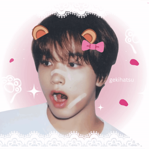 A Picture Of A Boy With A Pink Bow On His Head And The Name Gekihatsu GIF