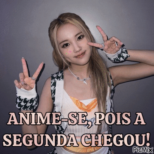 A Picture Of A Girl With The Words Anime-Se Pois A Segunda Chegou On It GIF