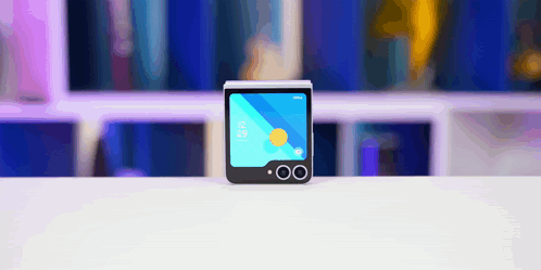 A Smart Phone Displays The Time Of 12:58 On Its Screen GIF