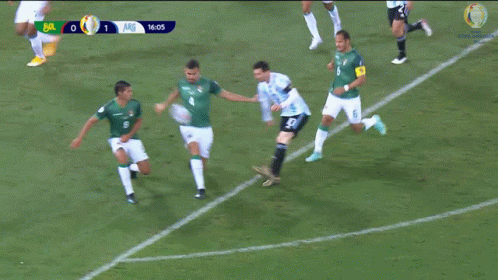 A Soccer Game Is Being Played With A Score Of 0 To 1 GIF