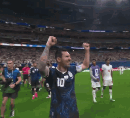 A Soccer Player In A Blue Jersey With The Number 7 On It GIF