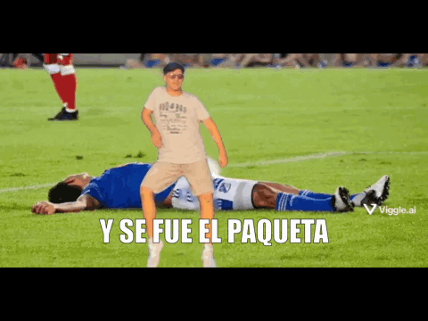 a soccer player is laying on the field with the words y se fue el paqueta written below him