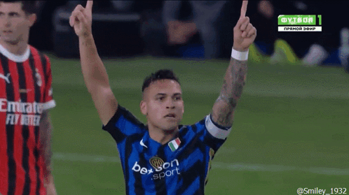 a soccer player wearing a jersey that says besson sport