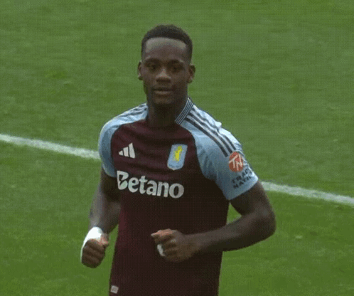 A Soccer Player Wearing A Jersey That Says Betano GIF