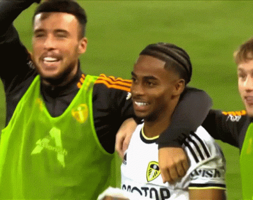 A Soccer Player Wearing A Jersey That Says Motor GIF