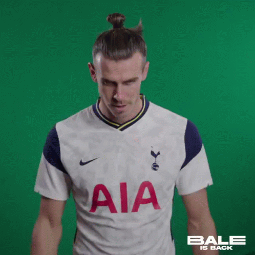 A Soccer Player Wearing A White Aia Jersey GIF
