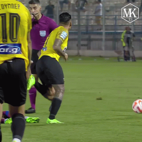 A Soccer Player With The Number 10 On His Back GIF