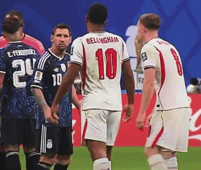 A Soccer Player With The Number 10 On The Back Of His Shirt GIF