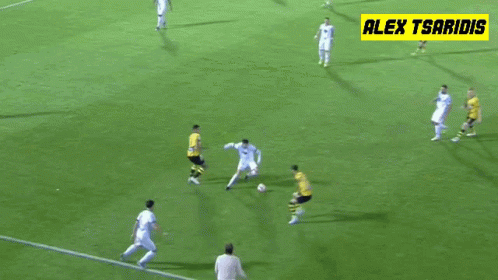 A Soccer Player With The Number 28 On His Back GIF