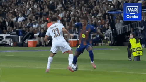 A Soccer Player With The Number 33 On His Back GIF