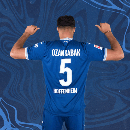 a soccer player with the number 5 on his back