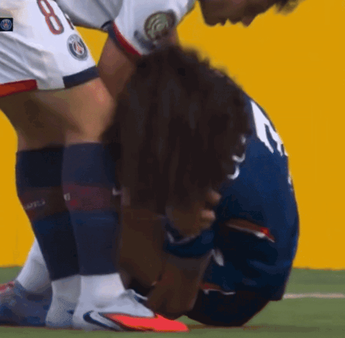 A Soccer Player With The Number 8 On The Back Of His Jersey GIF