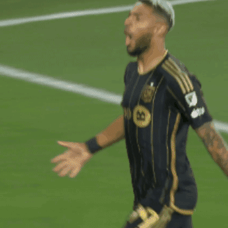 A Soccer Player With The Number 9 On His Shirt GIF