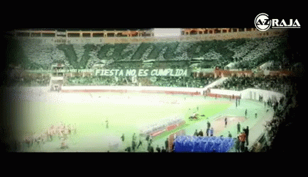 a soccer stadium with a banner that says fiesta no es cumplida