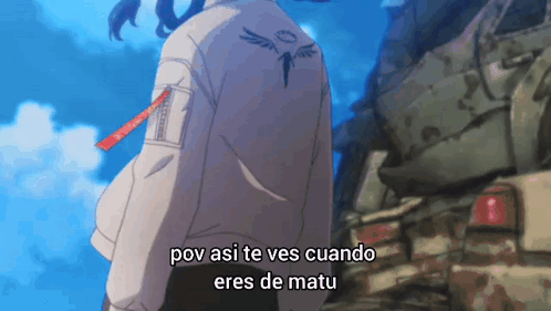 A Woman In A White Jacket Is Standing In Front Of A Car And Says " Pov Asite Ves Cuando Eres De Matu " GIF