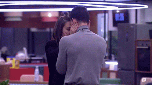 Couple Abrazo In A Diner GIF