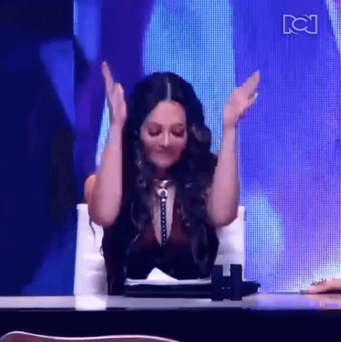Actress Lina Tejeiro Aplausos GIF