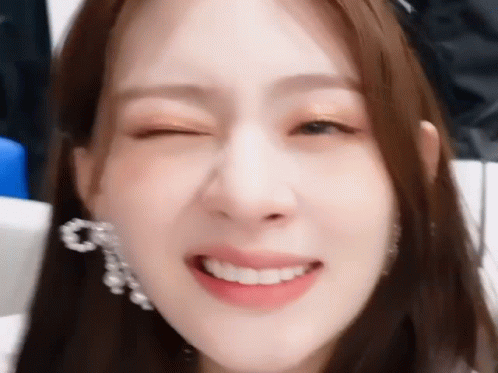 Adorable Stayc Seeun Winking GIF