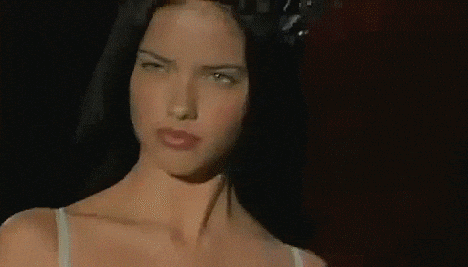 Adriana Lima Gorgeous Modelo GIF