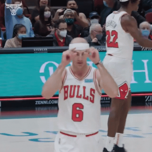 Alex Caruso Chicago Bulls Fixes Headband GIF