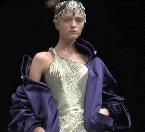 Alexander Mcqueen Vlada Roslyakova 2008 GIF