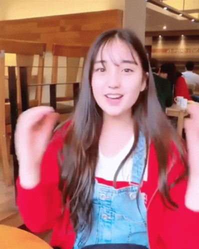 Aleyna Yilmaz Heart Tunnel Sign GIF